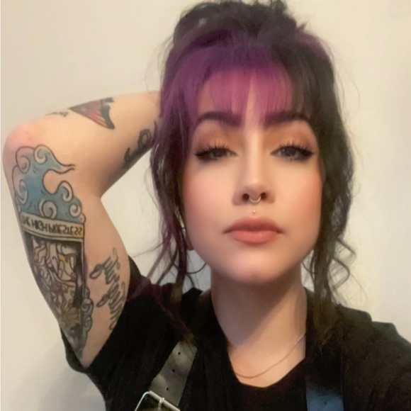 Meet your Posher, Kristine - Picture 1 of 7